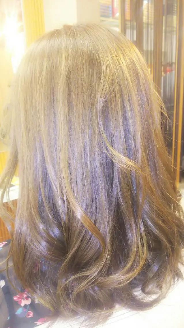 セミロング カラー アッシュ メッシュ 脇田 雄大のヘアスタイル