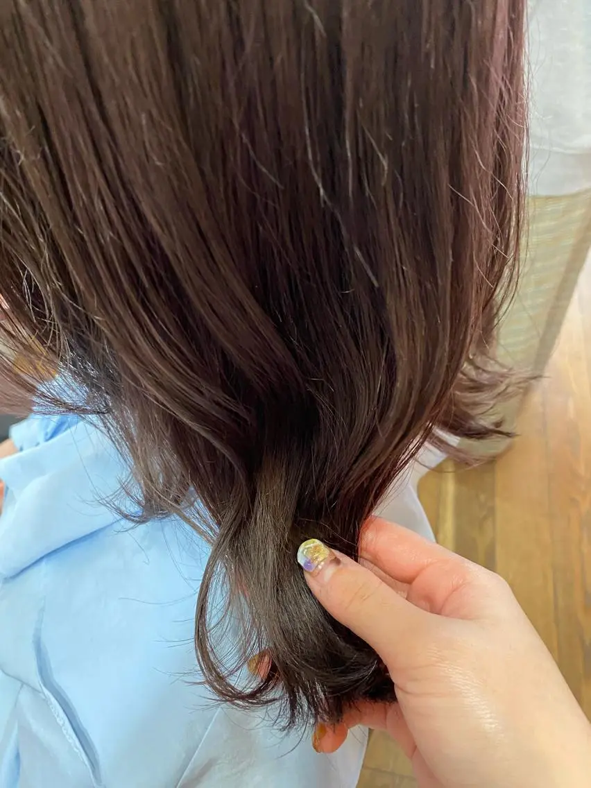 ミディアム カラー カット ヘアカラー 塩澤 榛奈のヘアスタイル