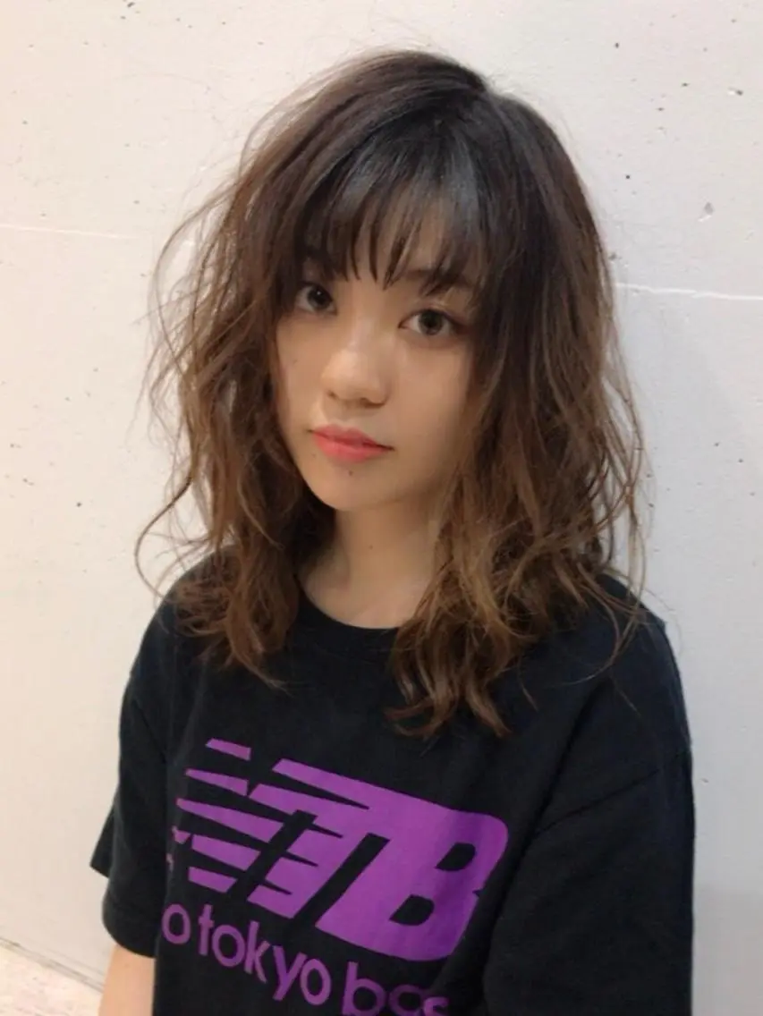ミディアム パーマ シンプル+αな デザインを 松崎陸のヘアスタイル