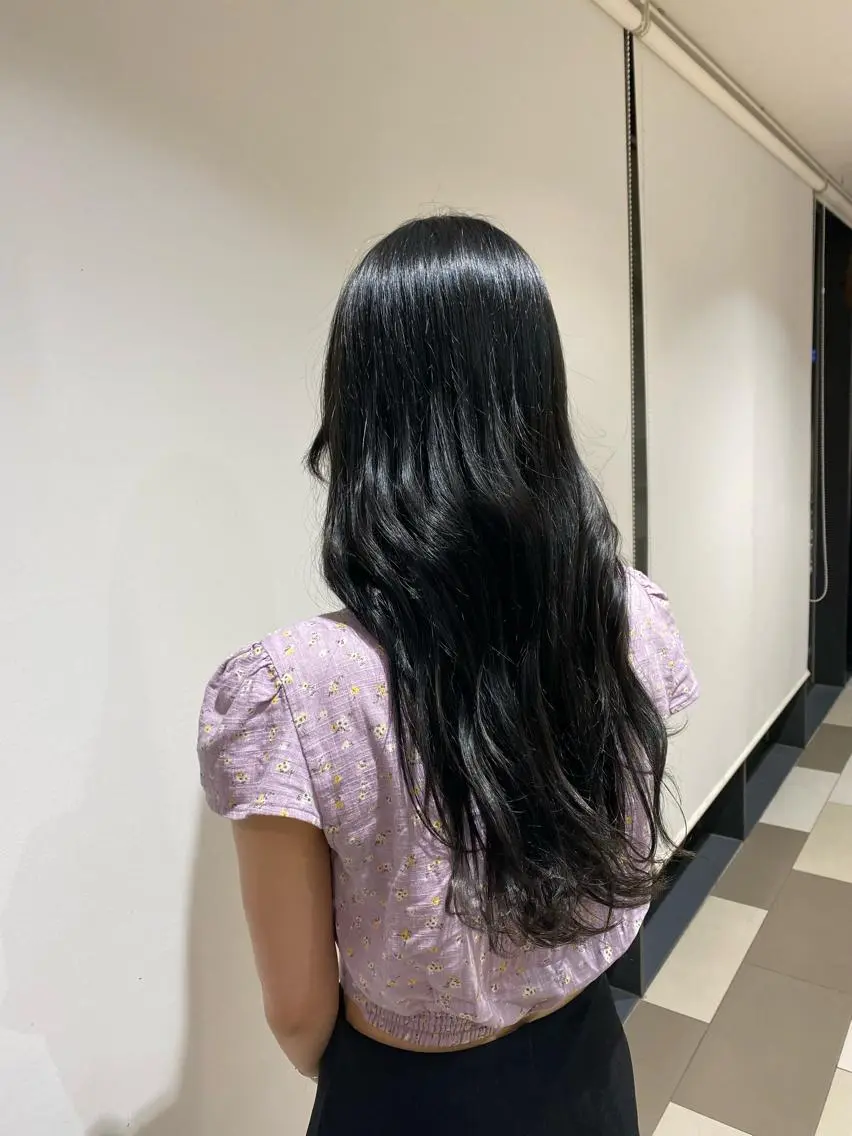 ロング カラー mei / レイヤー 顔まわり 🤍のヘアスタイル