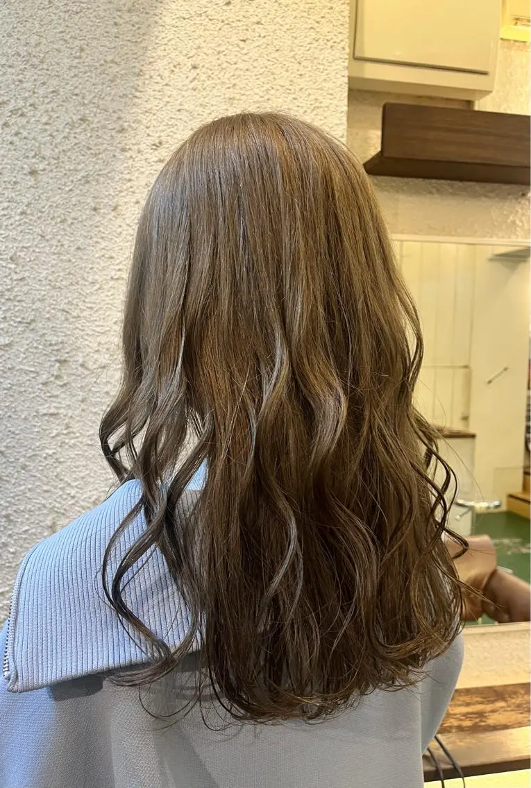 ロング カラー ヘアカラー トリートメント ヘアセット ♱地雷カラー♱ウルフ ♱ 藍衣 ♱のヘアスタイル