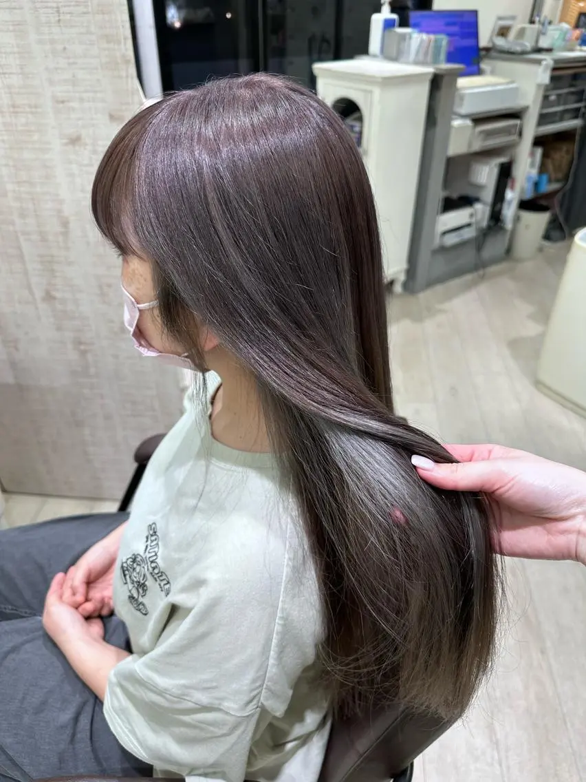 ロング カラー ラベンダーカラー シルバー 村上 佳織のヘアスタイル