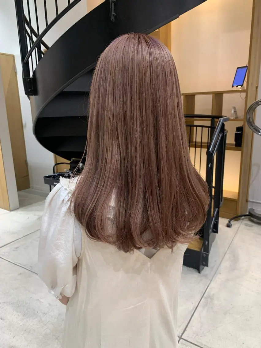 ロング カラー ヘアアレンジ ブリーチ ヘアカラー トリートメント yuka .のヘアスタイル