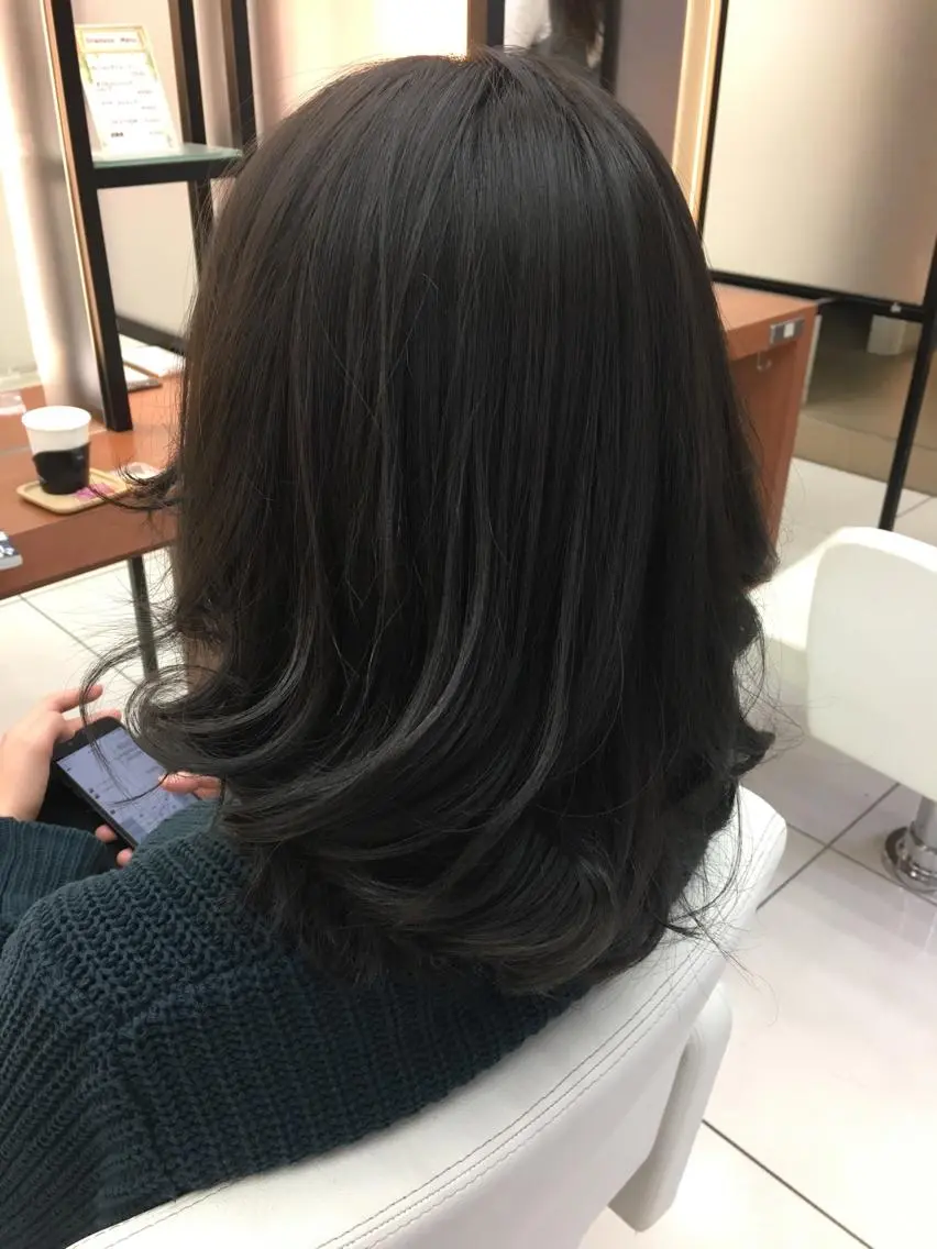 カラー イルミナカラー 縮毛矯正 ブリーチ/バレイヤ ージュ川端裕司のヘアスタイル