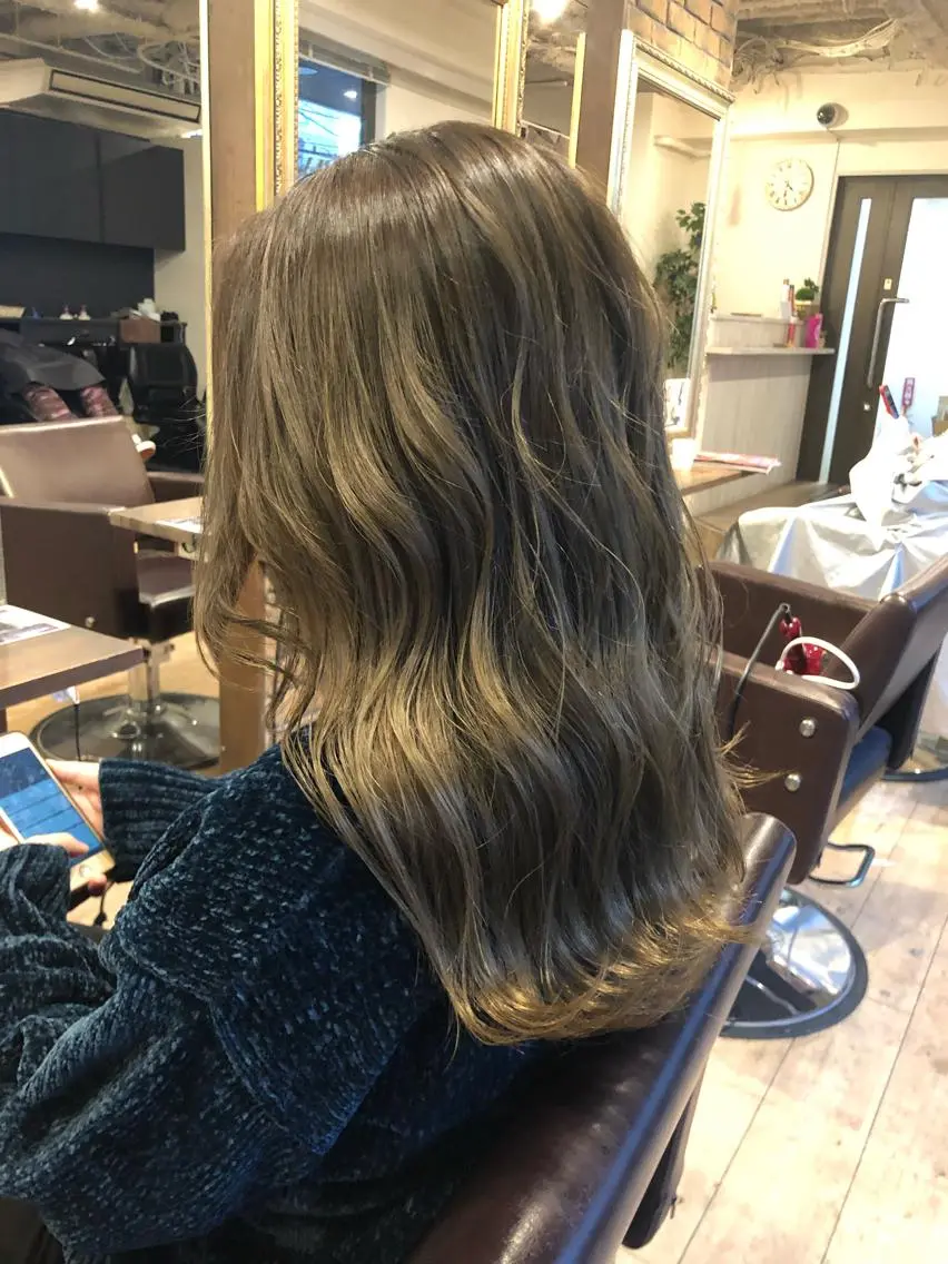 セミロング カラー グレージュ 美髪・艶髪特化美容師 RYOJIのヘアスタイル