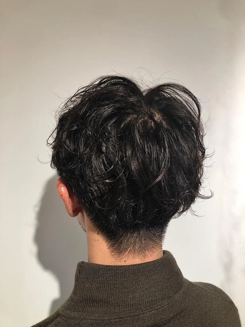 ショート パーマ メンズ アップバング ビジネス マッシュ メンズパーマ メンズツイストパーマ 高橋 英彦のヘアスタイル