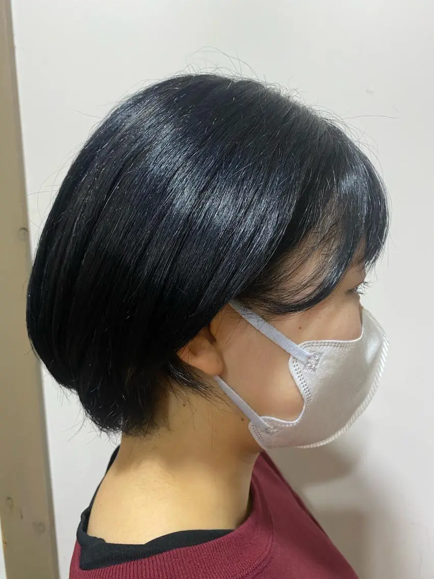 ショート カラー 黒髪 ブルーカラー ブルーブラック TJ天気予報5mm 森　瑞希のヘアスタイル