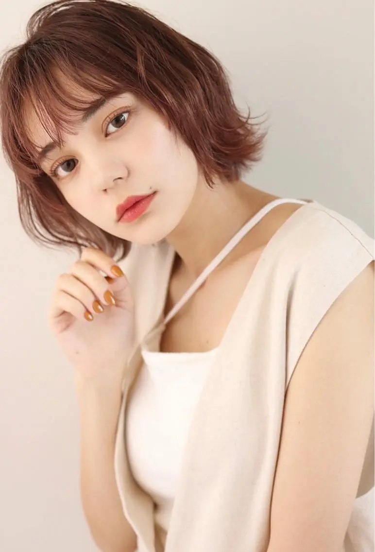 ミディアム カラー ベージュカラー ピンクカラー ピンクベージュ カット 齋藤 咲のヘアスタイル