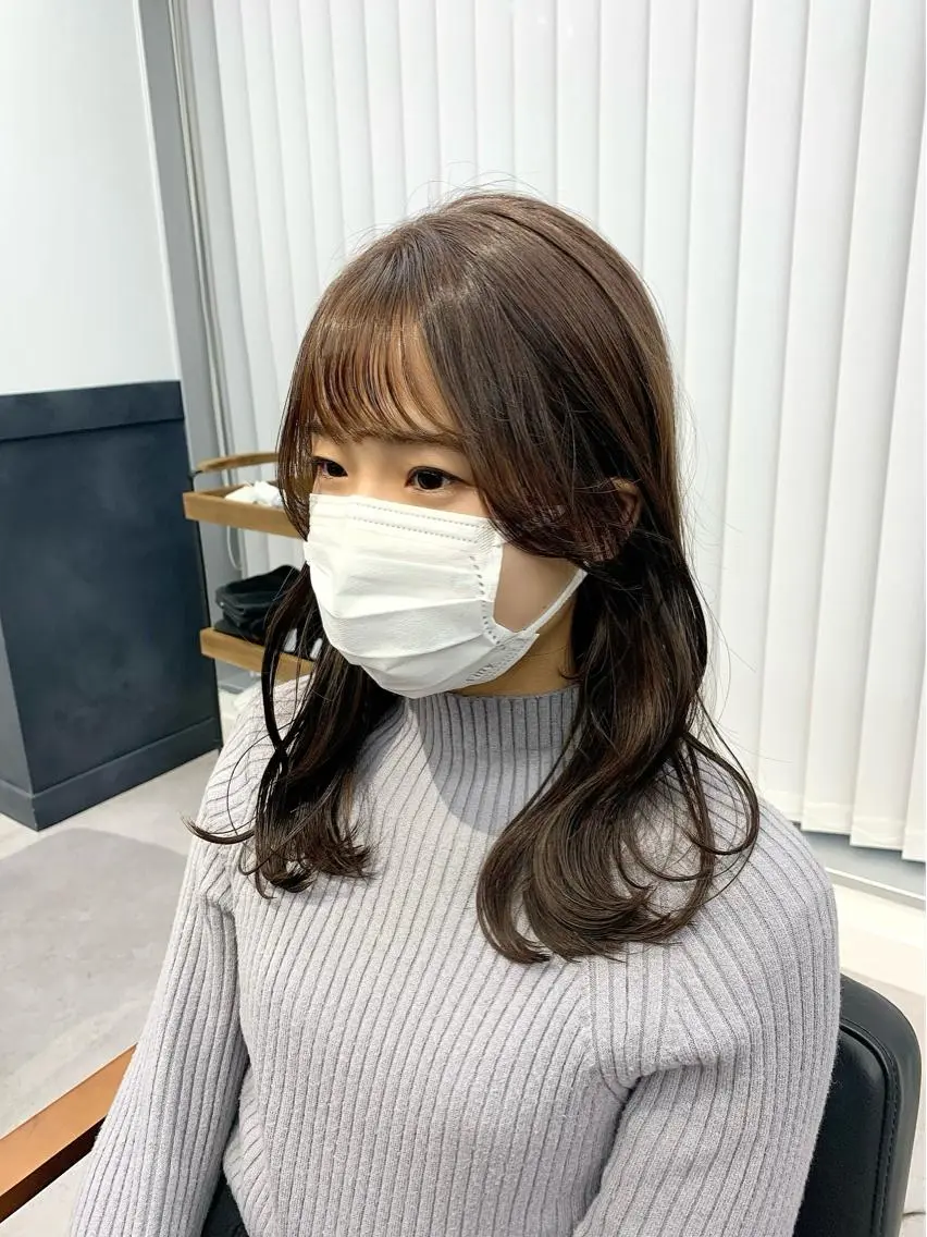 ミディアム カラー パーマ ヘアアレンジ メンズ キッズ ネイル マツエク・マツパ レイヤーカット/ 巻ける縮毛矯正のヘアスタイル