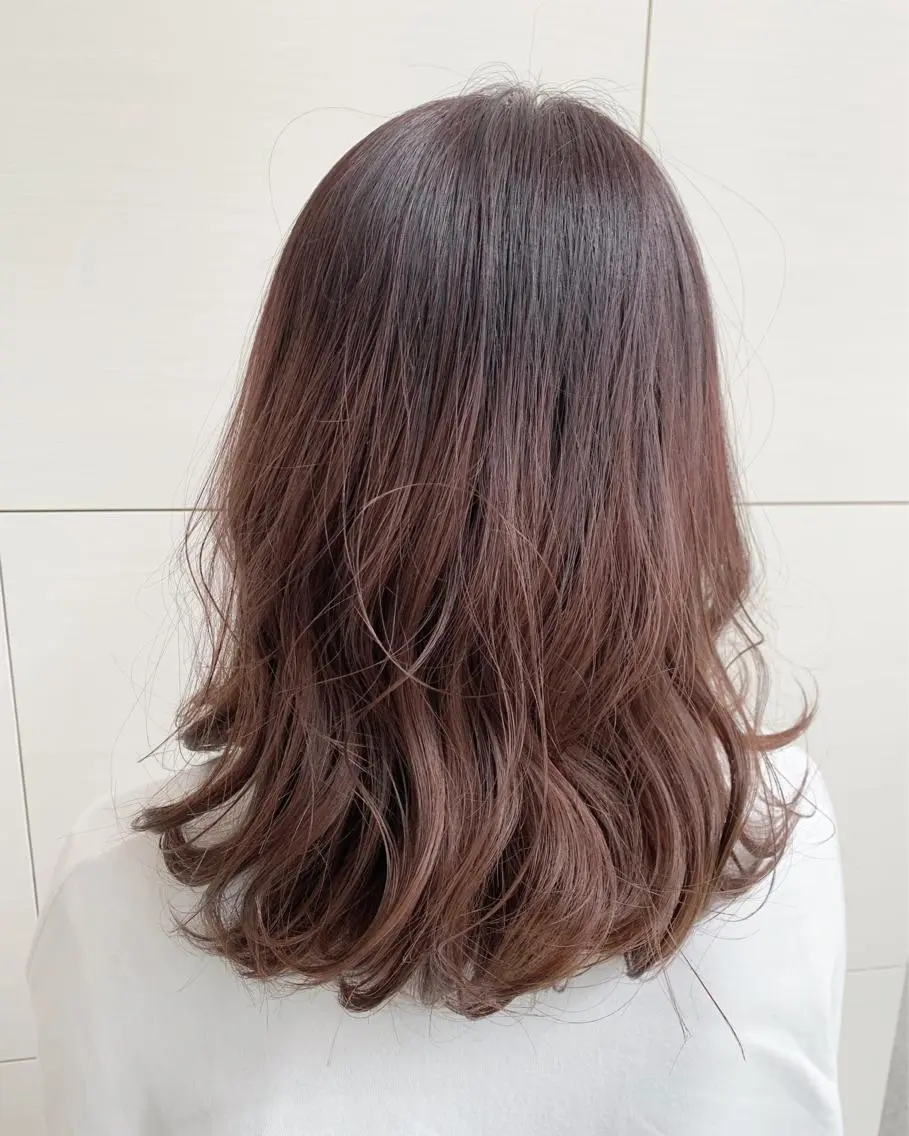 セミロング カラー SUZUKA .のヘアスタイル