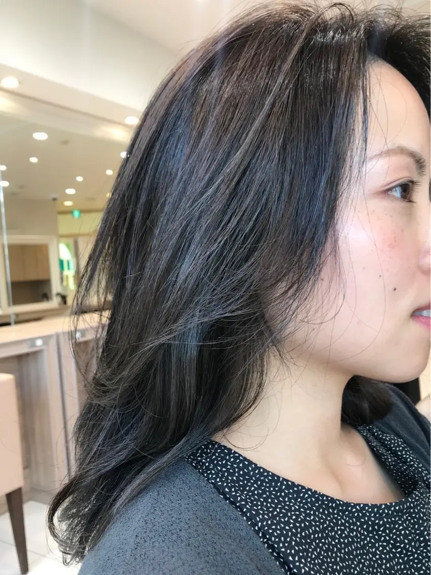 セミロング カラー 当日予約🆗✂︎ ウエモト タクのヘアスタイル