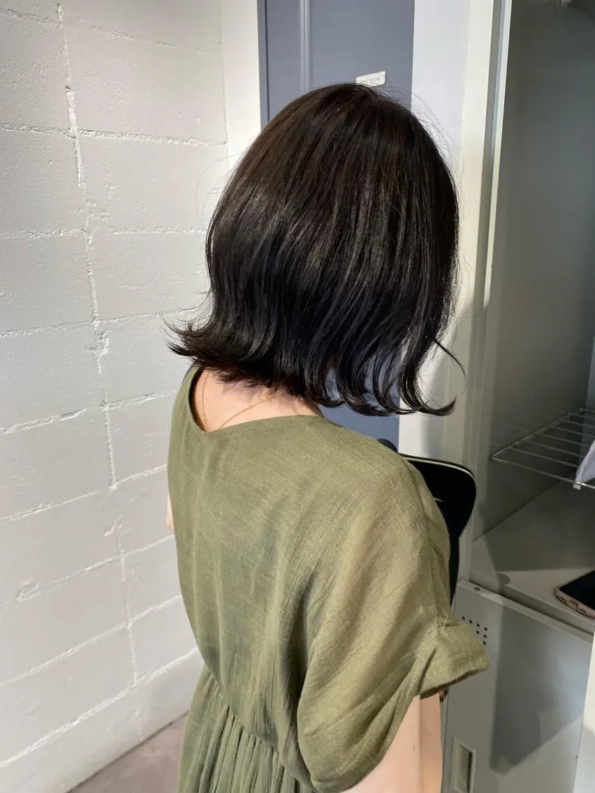 ミディアム カラー ショート・ウルフ✂︎ 安住有咲子のヘアスタイル