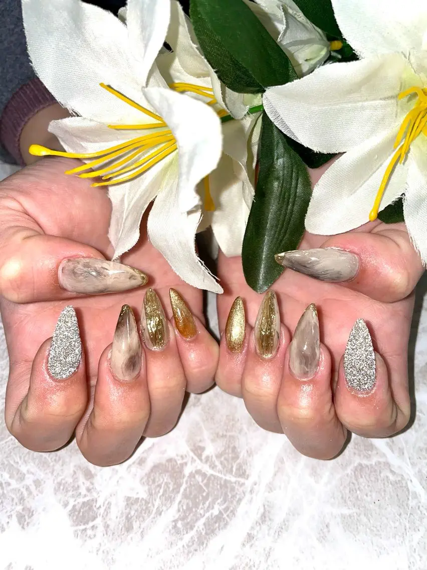ネイル フラッシュネイル ラメ(グリッター) マグネットネイル ミラーネイル BINERVA nail salonのネイルデザイン