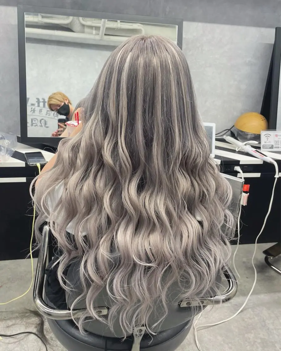 ロング エクステ レイヤーカット ブリーチ&エクステ 🥀ケアカラー特化のヘアスタイル