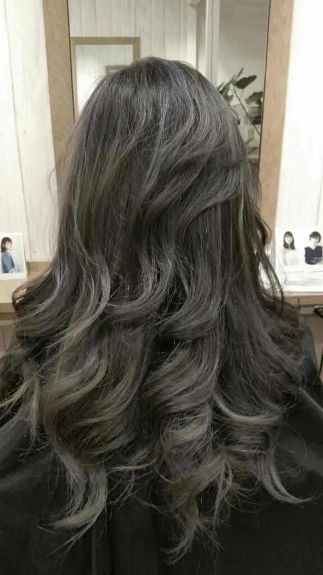 ロング カラー パーマ ヘアアレンジ アッシュ ブリーチ ハイライトカラー ハイライト 長田 広樹のヘアスタイル
