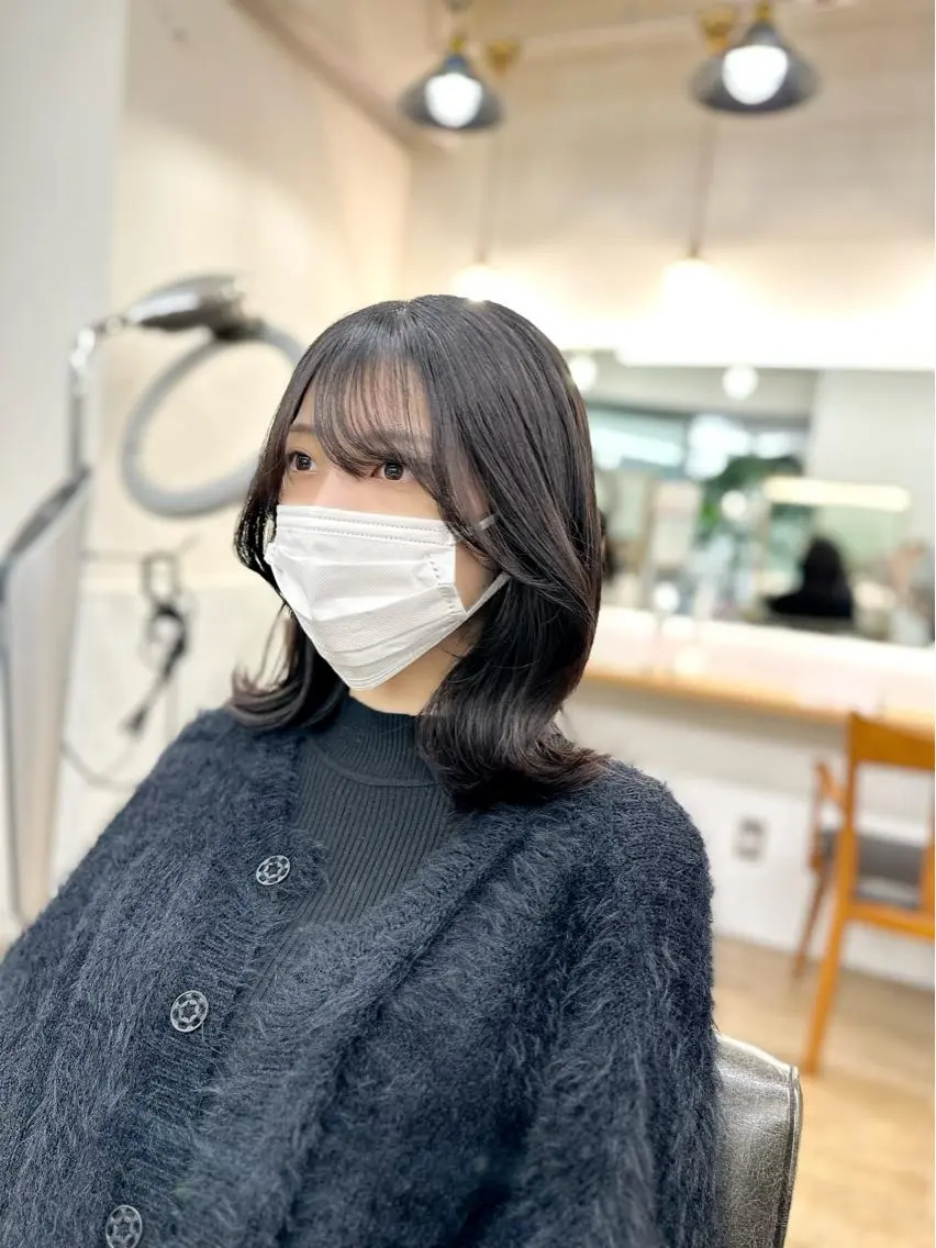 ミディアム カラー パーマ ヘアアレンジ メンズ キッズ ネイル マツエク・マツパ アイブロウ 似合せレイヤー/ 柔らか透明感カラーのヘアスタイル