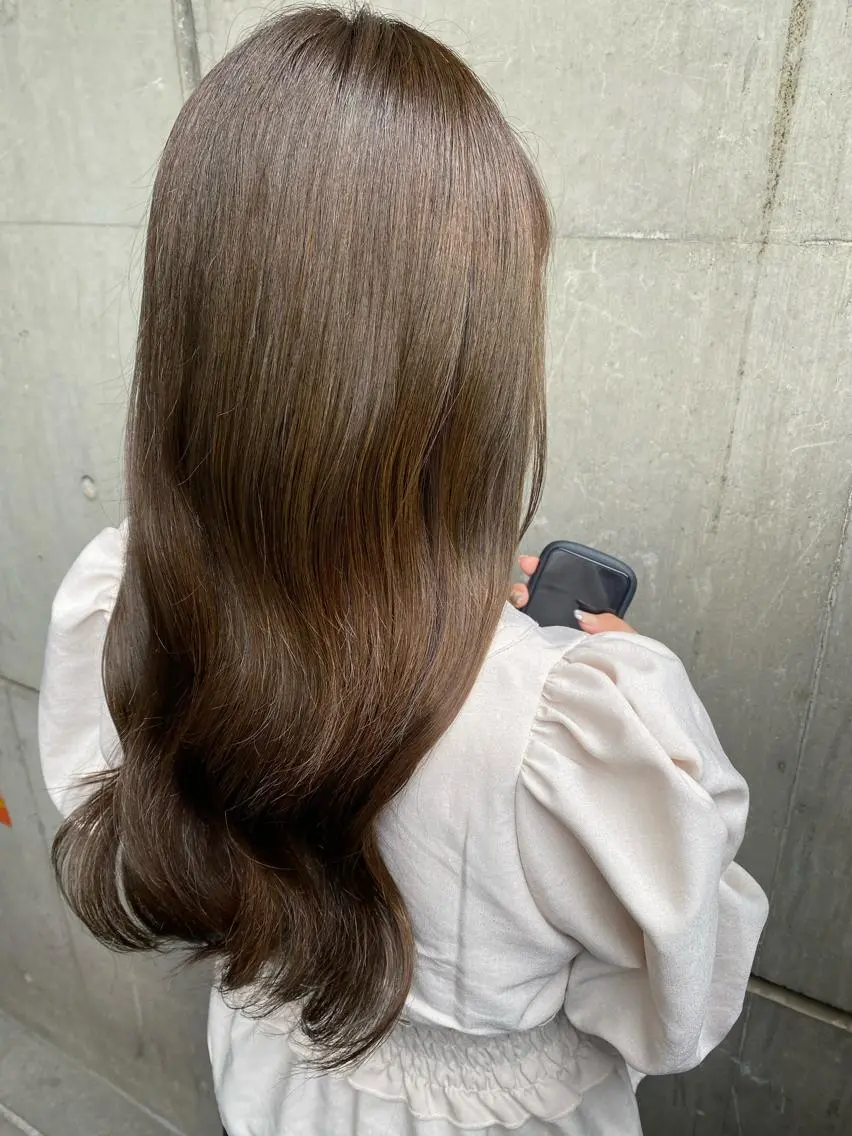 ロング 透け感ベージュ /ミハルのヘアスタイル