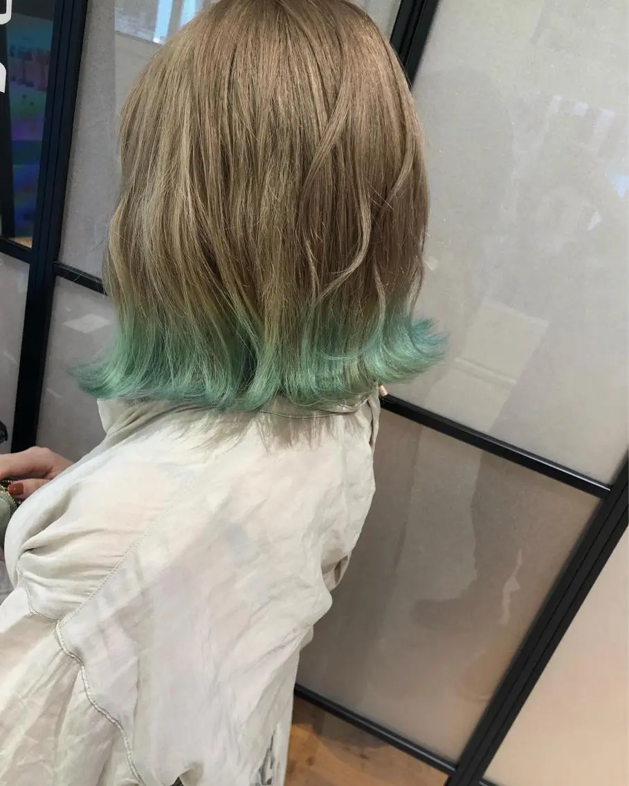 ミディアム カラー ブリーチ ミント ヘアカラー 浅井 大雅のヘアスタイル