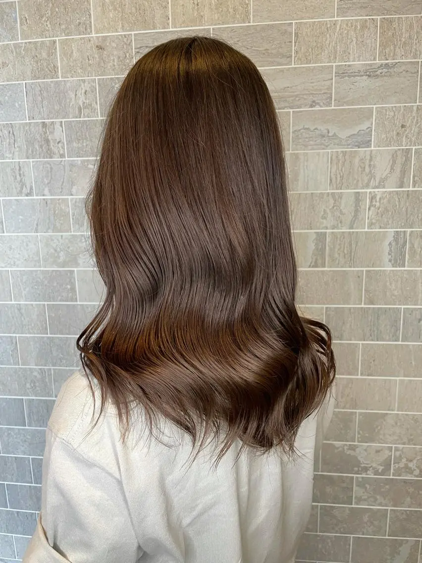 セミロング ヘアカラー トリートメント ブリーチ毛矯正.髪質 改善.髪にドラマをのヘアスタイル