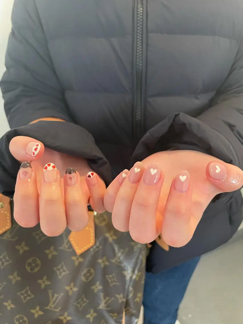 ネイル フレンチネイル ガーリー ハート 持ち込み バレンタイン taro nailのネイルデザイン