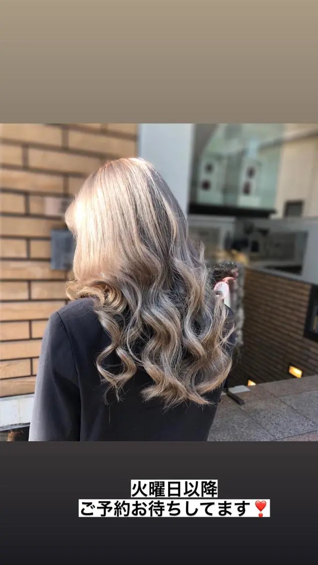 セミロング カラー ブリーチ グレージュ レイヤー/エクステ alpha下妻のヘアスタイル