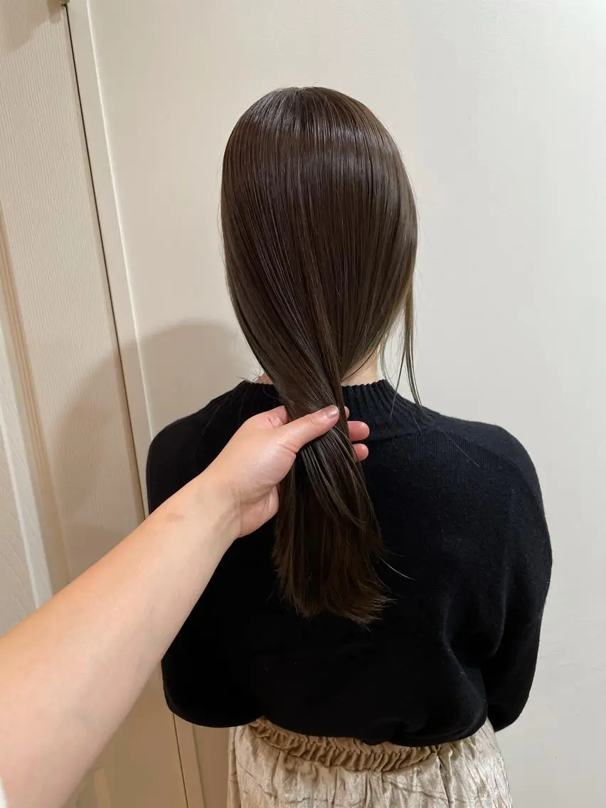ロング カラー カット ヘアカラー トリートメント MIOベージュカラー 柔らかいカラーのヘアスタイル