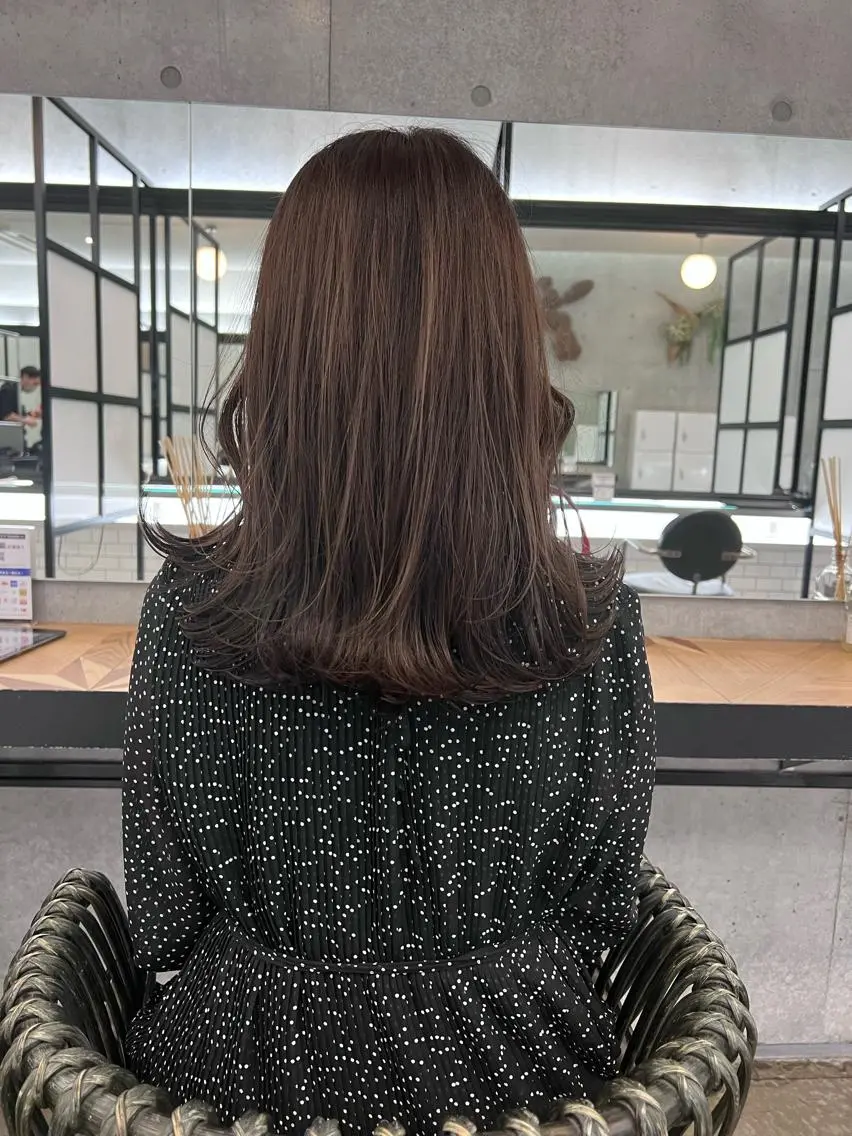 ミディアム カラー くせっ毛カット タツヤのヘアスタイル