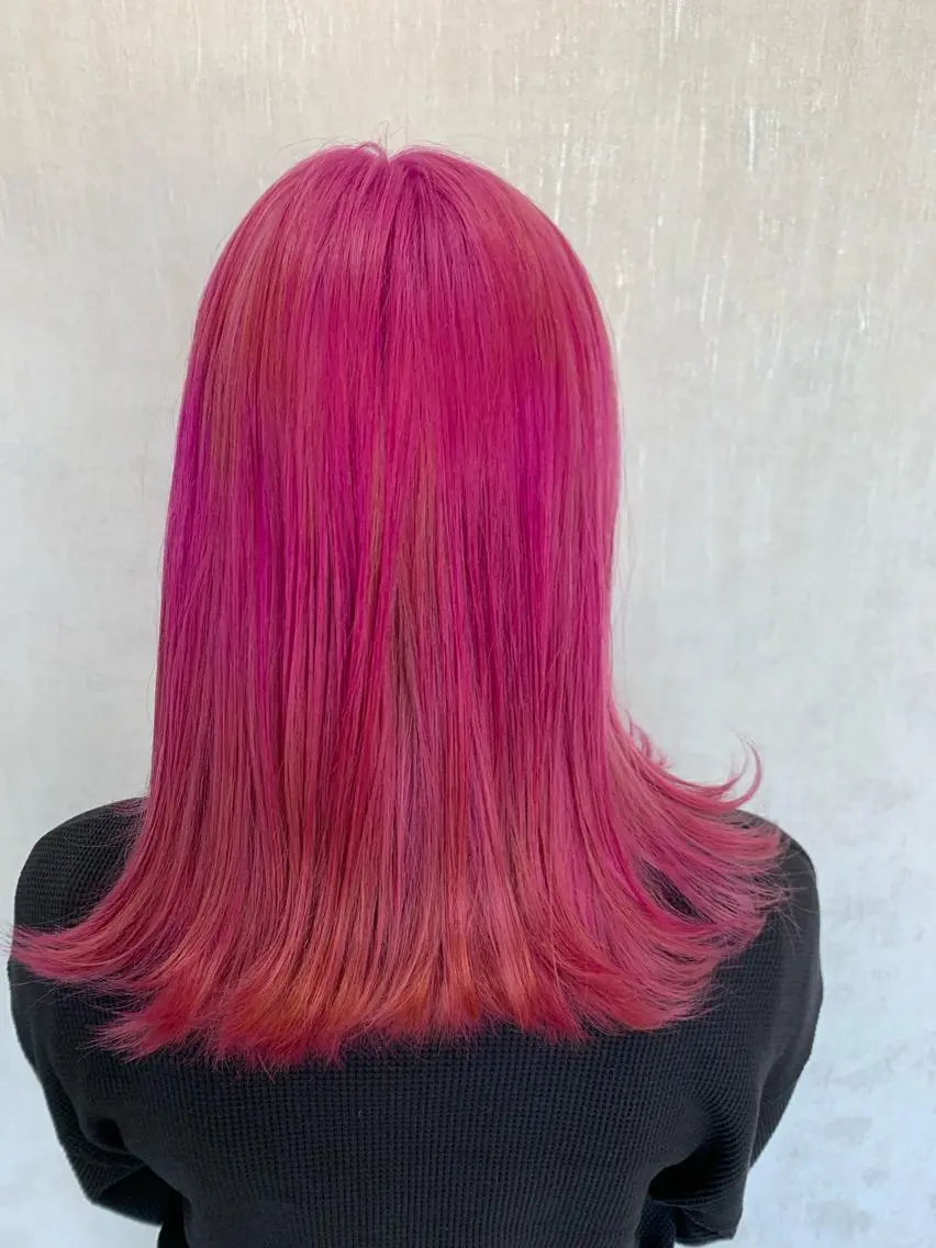 セミロング カラー ピンクカラー ヘアカラー トリートメント LUXBE LUCEのヘアスタイル