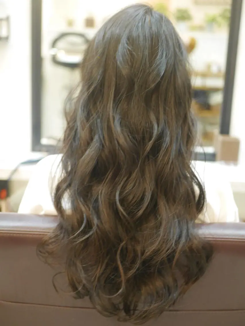 セミロング カラー Lucet byNYNYのヘアスタイル