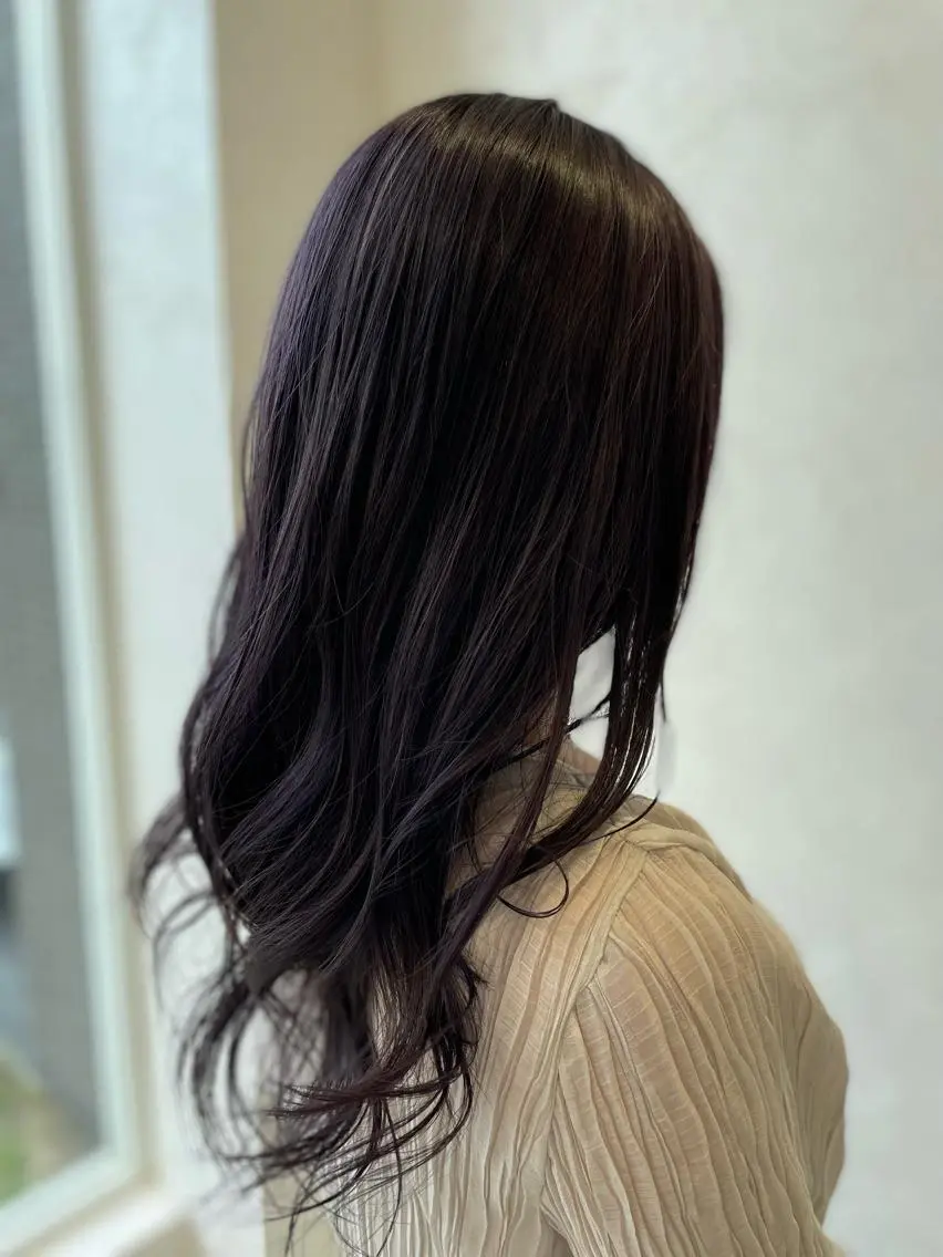 ロング カラー 絹川 琴美のヘアスタイル