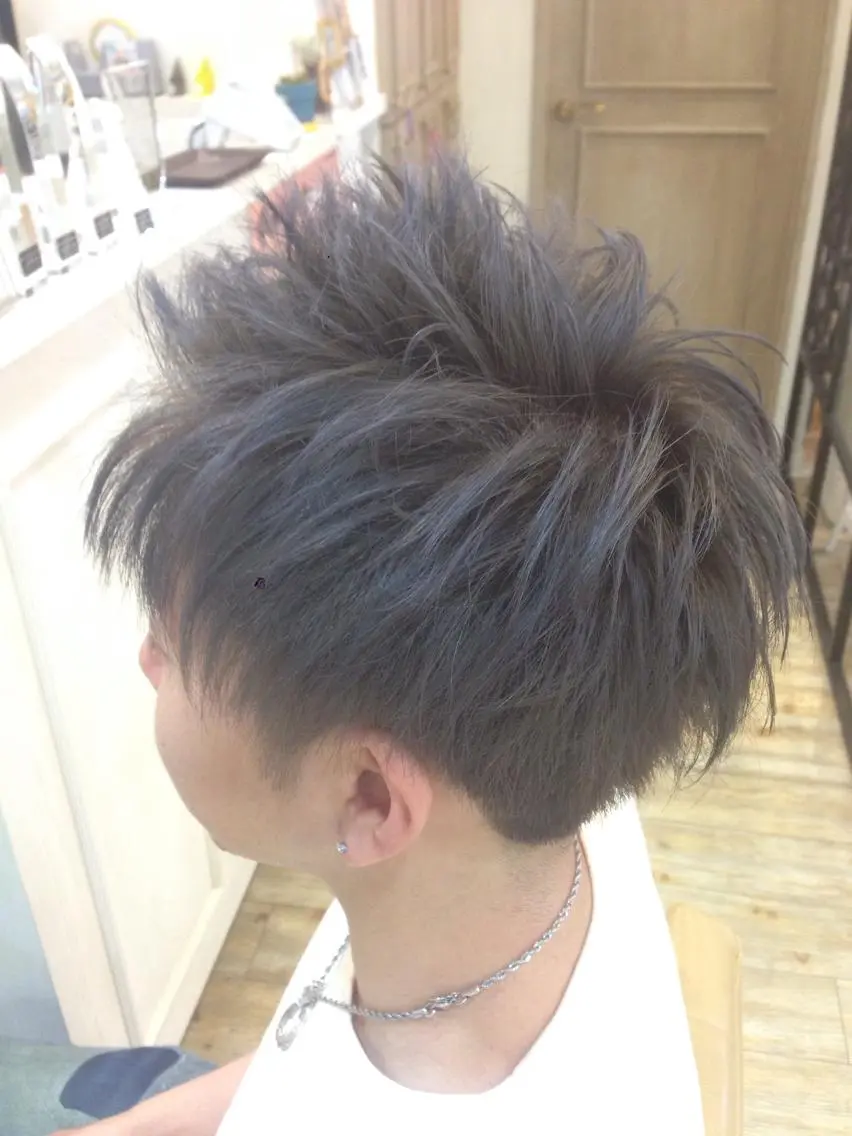 ショート カラー メンズ アッシュ ブルーカラー 小倉 聖也のヘアスタイル