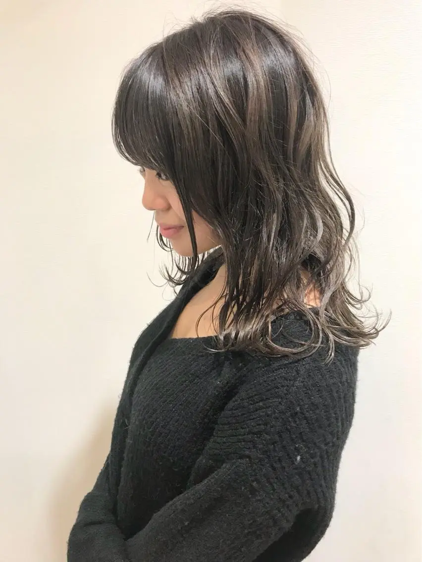 ミディアム カラー アッシュ グレージュ ディレクター ノナカのヘアスタイル