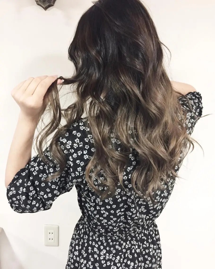 ロング ハイライト 髪質改善 縮毛矯正 トリートメント 酸熱トリートメント ヘアカラー トリートメント 中川 勝友のヘアスタイル