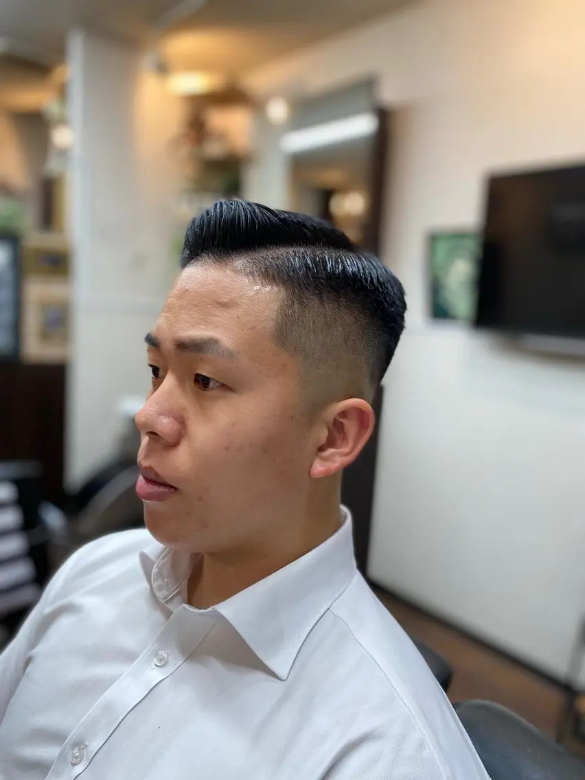 ショート メンズ フェードカット スキンフェード カット メンズカット 川㟢弘貴のヘアスタイル