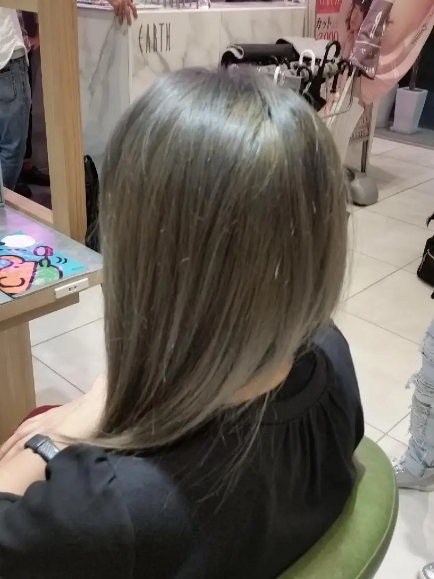 ロング ヘアカラー トリートメント 韓国風パーマ、白髪ぼ かし　マキノタカユキのヘアスタイル