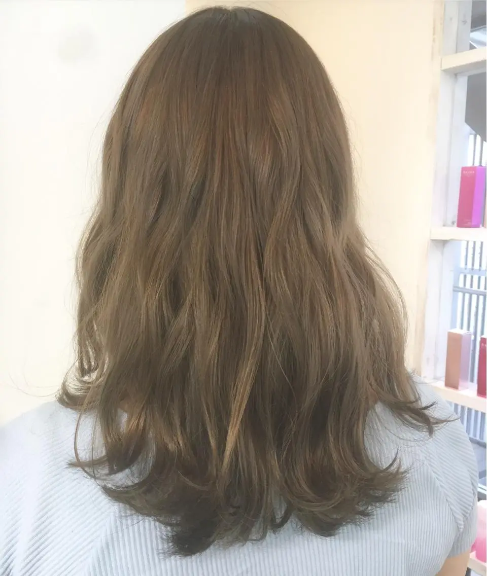 セミロング カラー 透明感カラー 榎園 由美のヘアスタイル