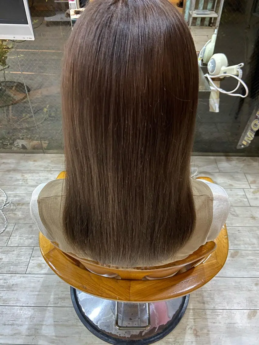 ロング カラー ベージュカラー 三浦 琴乃のヘアスタイル