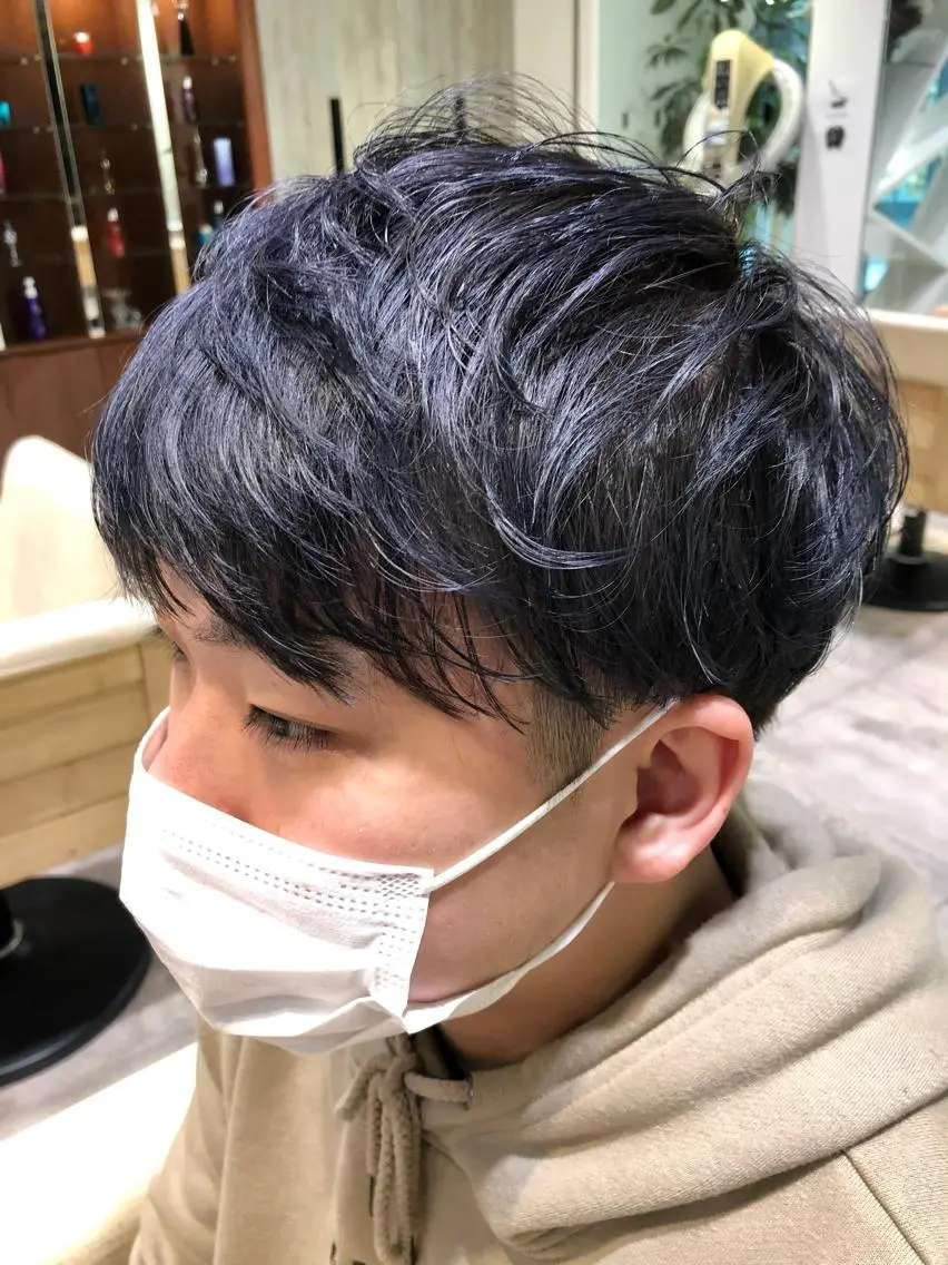 ショート カラー メンズ メンズブリーチ ブリーチ ブルーカラー ブリーチモデル募集中 小柴のヘアスタイル