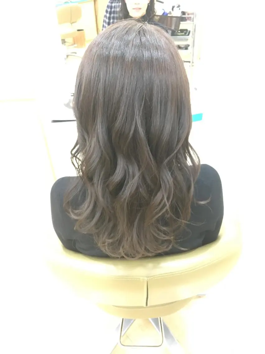 ロング 福原 亜祐美のヘアスタイル