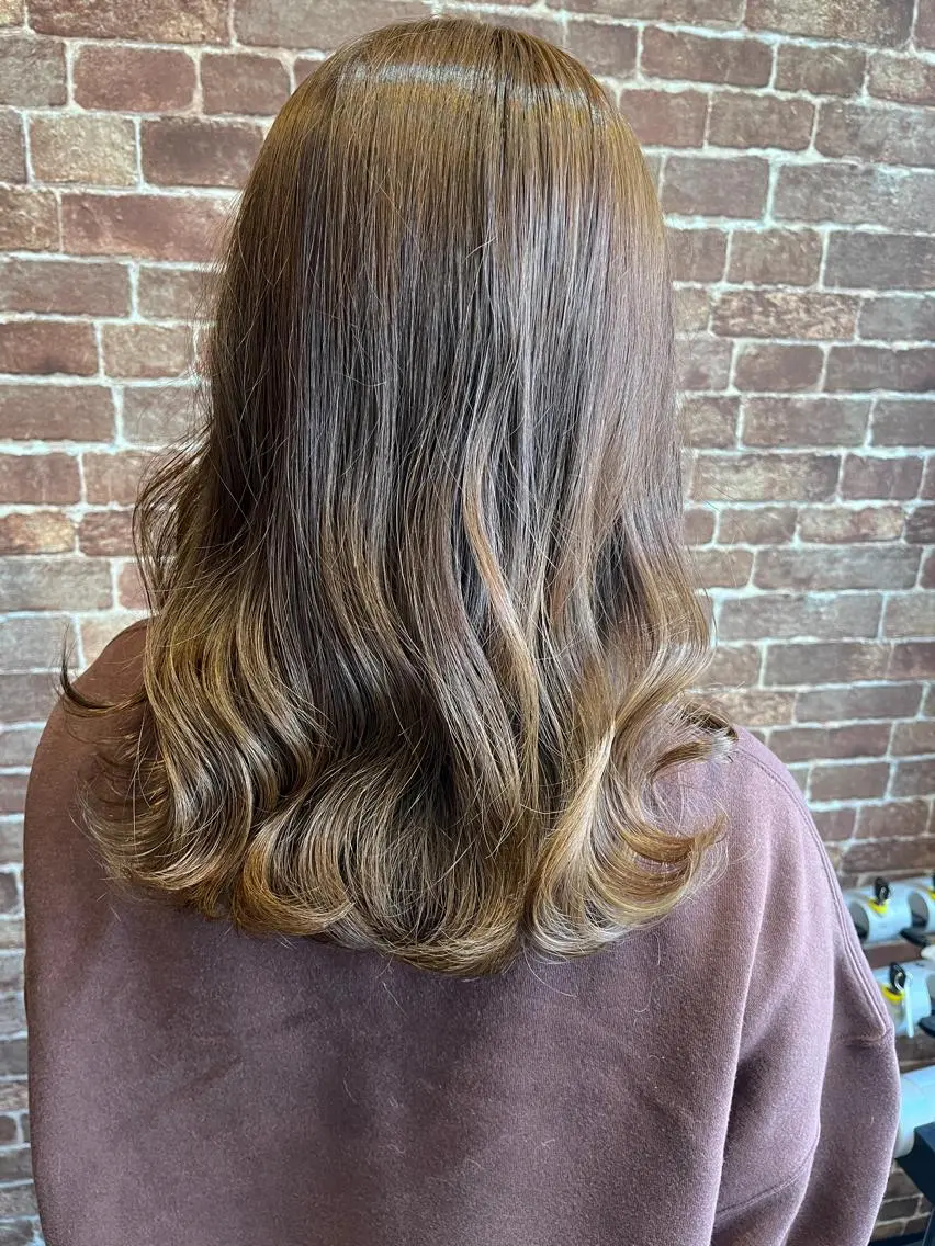 ミディアム カラー パーマ ヘアアレンジ メンズ キッズ ネイル マツエク・マツパ アイブロウ メンズブリーチ メンズハイライト メンズインナーカラー メンズ韓国風 ブリーチ 久木原 ゆりのヘアスタイル