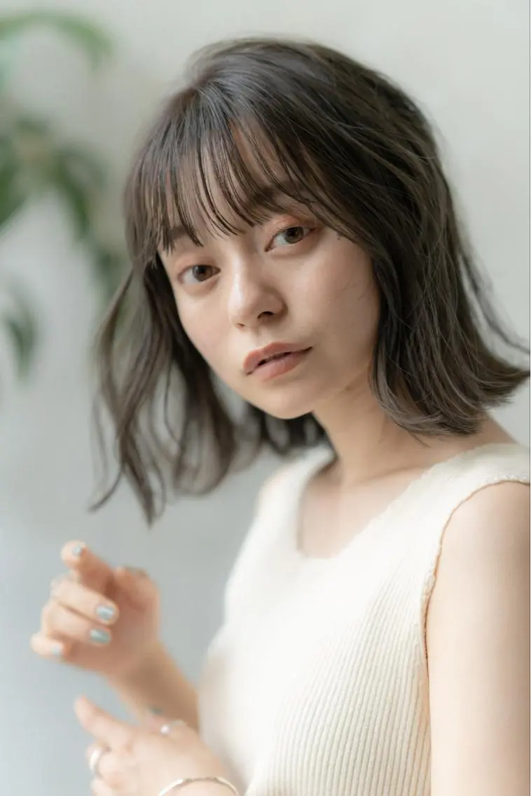 ミディアム カット ヘアカラー トリートメント 新宿/顔周りカット +レイヤー＝しずく♩のヘアスタイル
