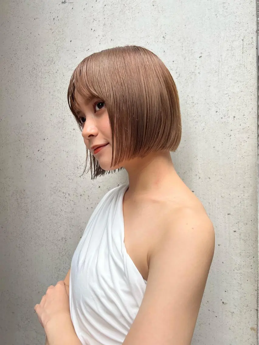 ミディアム カラー ベージュカラー 透明感カラー グレージュ ボブ カット ヘアカラー トリートメント レイヤー専門家 ダブルカラー修のヘアスタイル