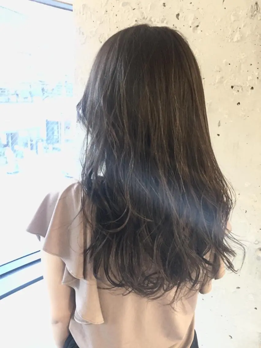 ロング カット ヘアカラー 稲田 結衣夏のヘアスタイル