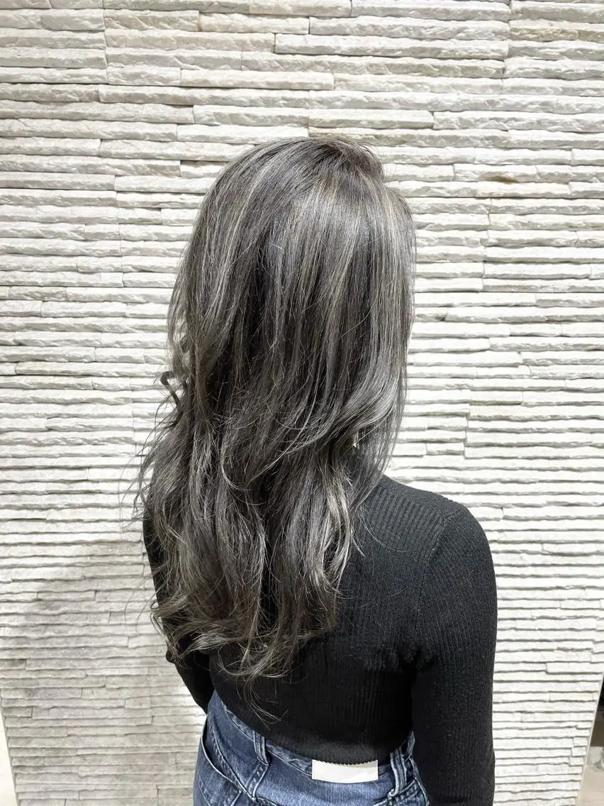 セミロング カット ヘアカラー 嶋田 ゆきのヘアスタイル