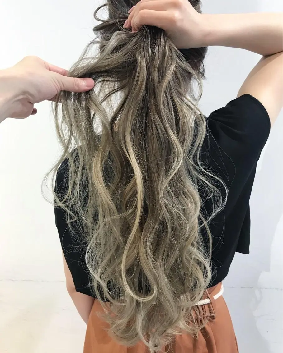 ロング カラー パーマ ヘアアレンジ 【公式】amble luxe池袋東口🩷のヘアスタイル