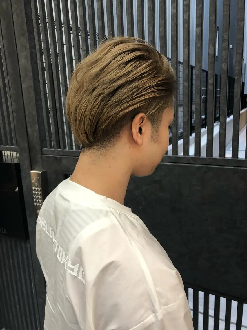 ショート カラー メンズ ウルフカット／吉村 桃子のヘアスタイル