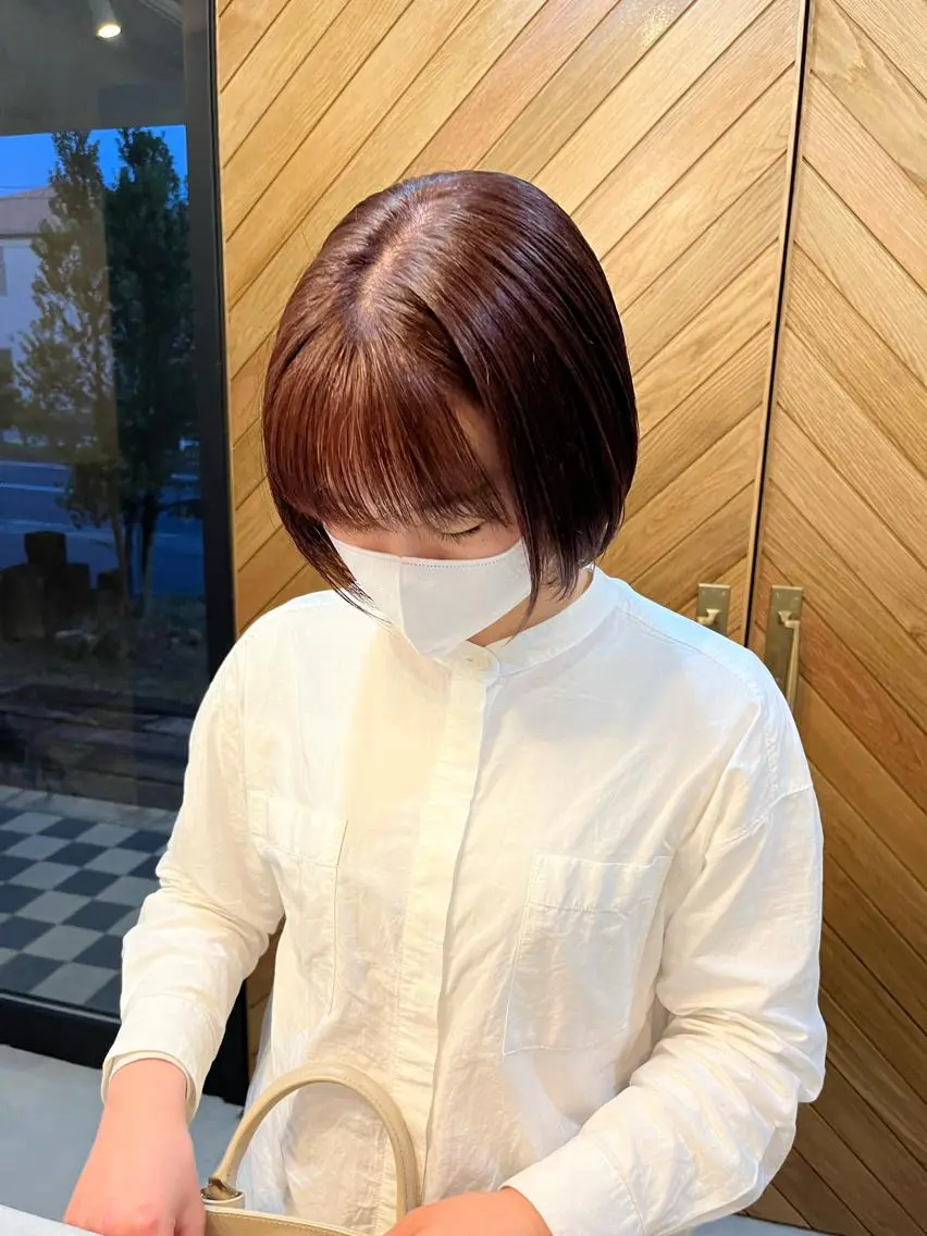ショート ピンクブラウン 神谷 夏帆のヘアスタイル