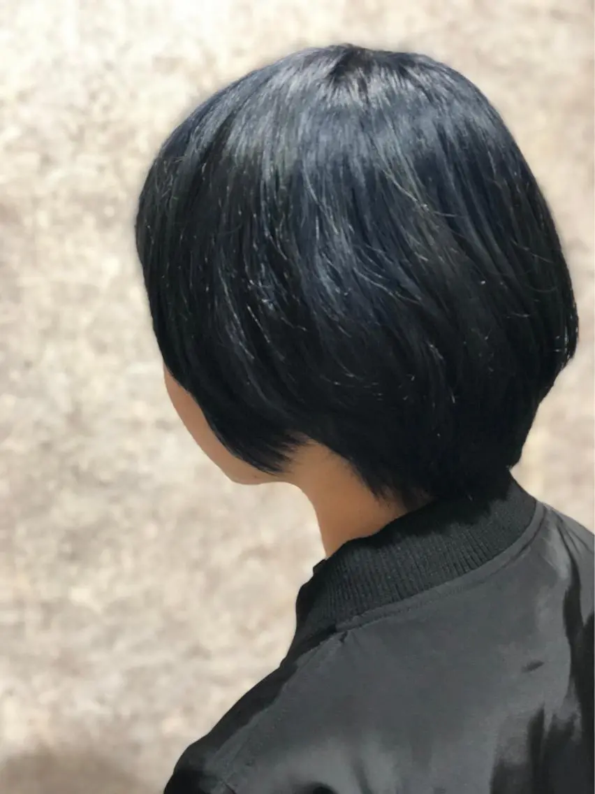 ショート カラー ネイビーカラー 🫟Blanco🫟 Color&Careのヘアスタイル