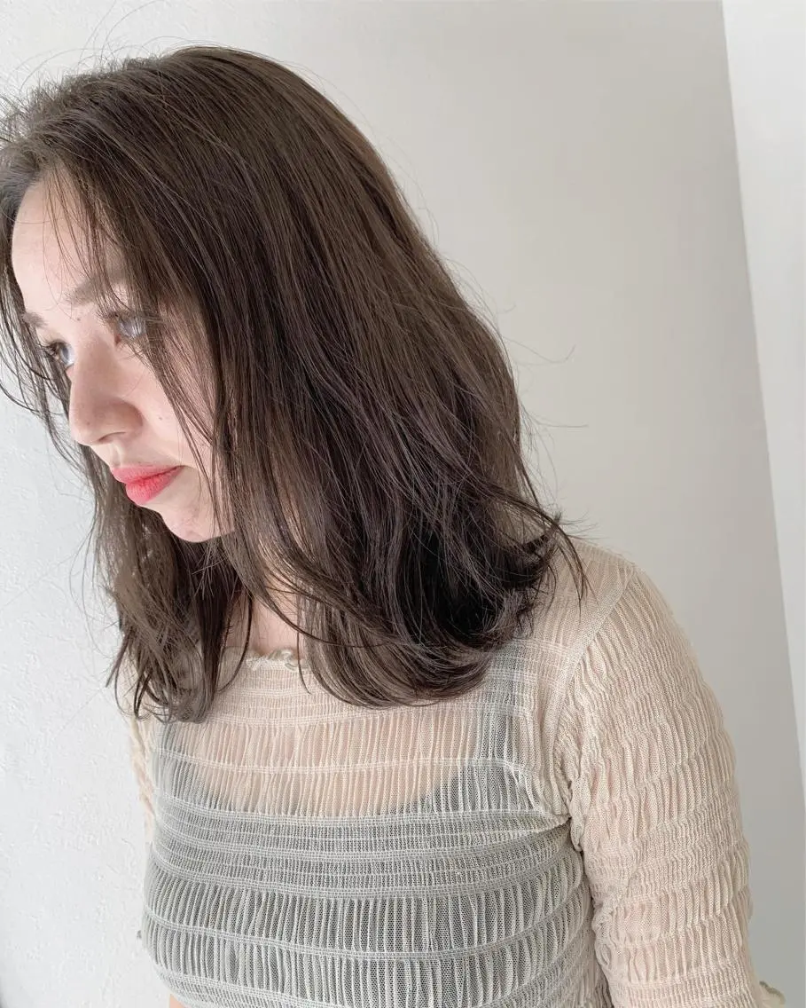 セミロング カラー ブラウンカラー 石井 静のヘアスタイル