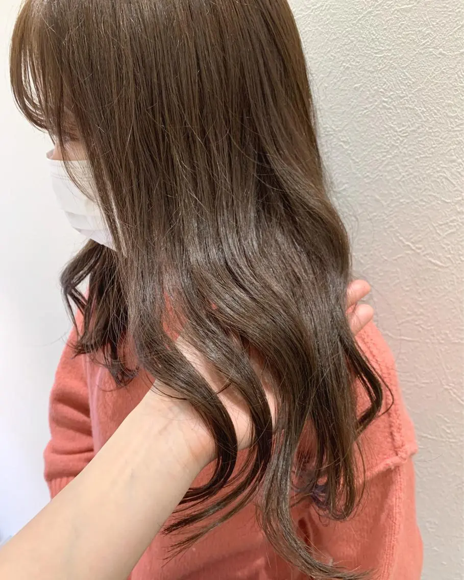 ロング カラー ベージュカラー hubhair レイヤー/透明感のヘアスタイル